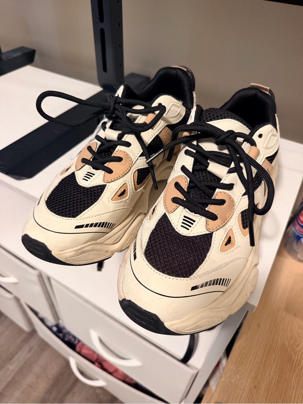 Steve Madden Sneakers
